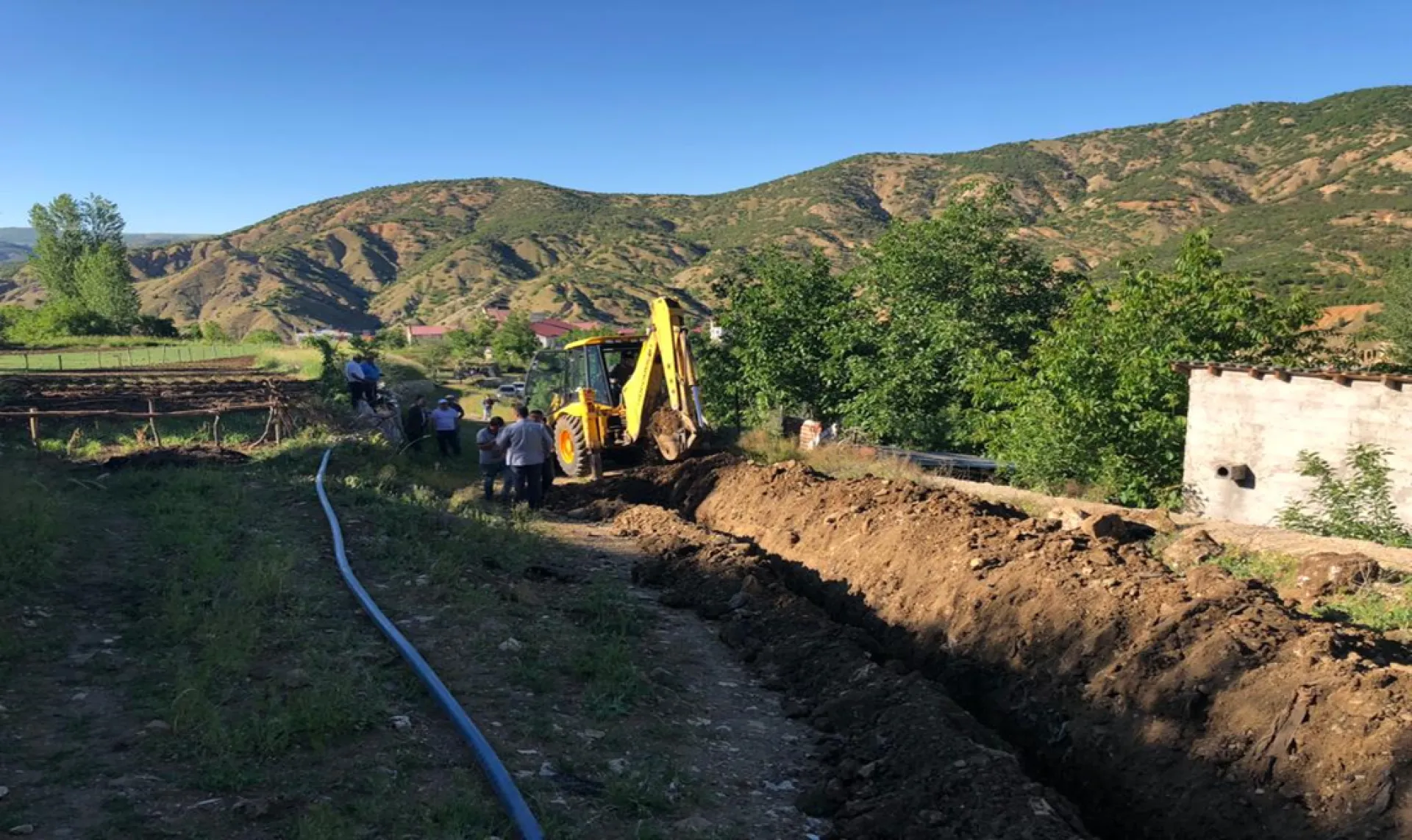 Yenibağ Mahallesi 1 Km'lik İçme Suyu Şebeke Hattı Yapımı