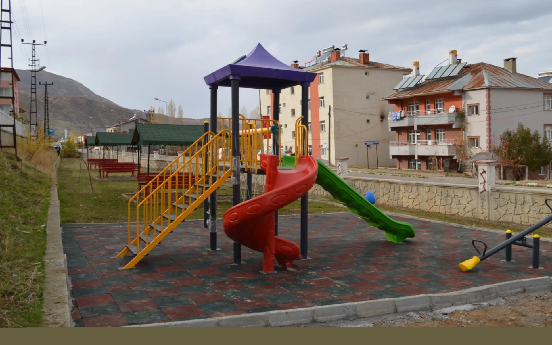 Pınarbaşı ve Yeni Mahallemizde 2 Yeni Çocuk Parkını Yaptık